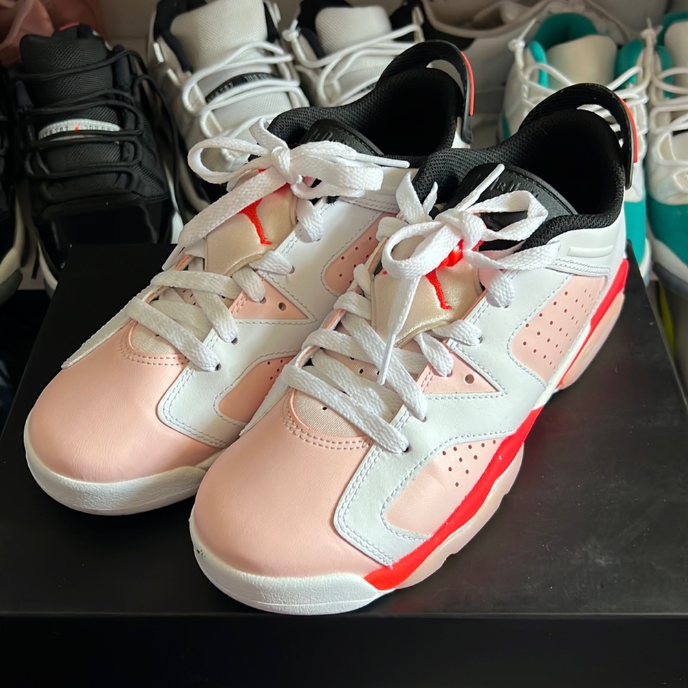 ✨Authentic✨ Air Jordan Low